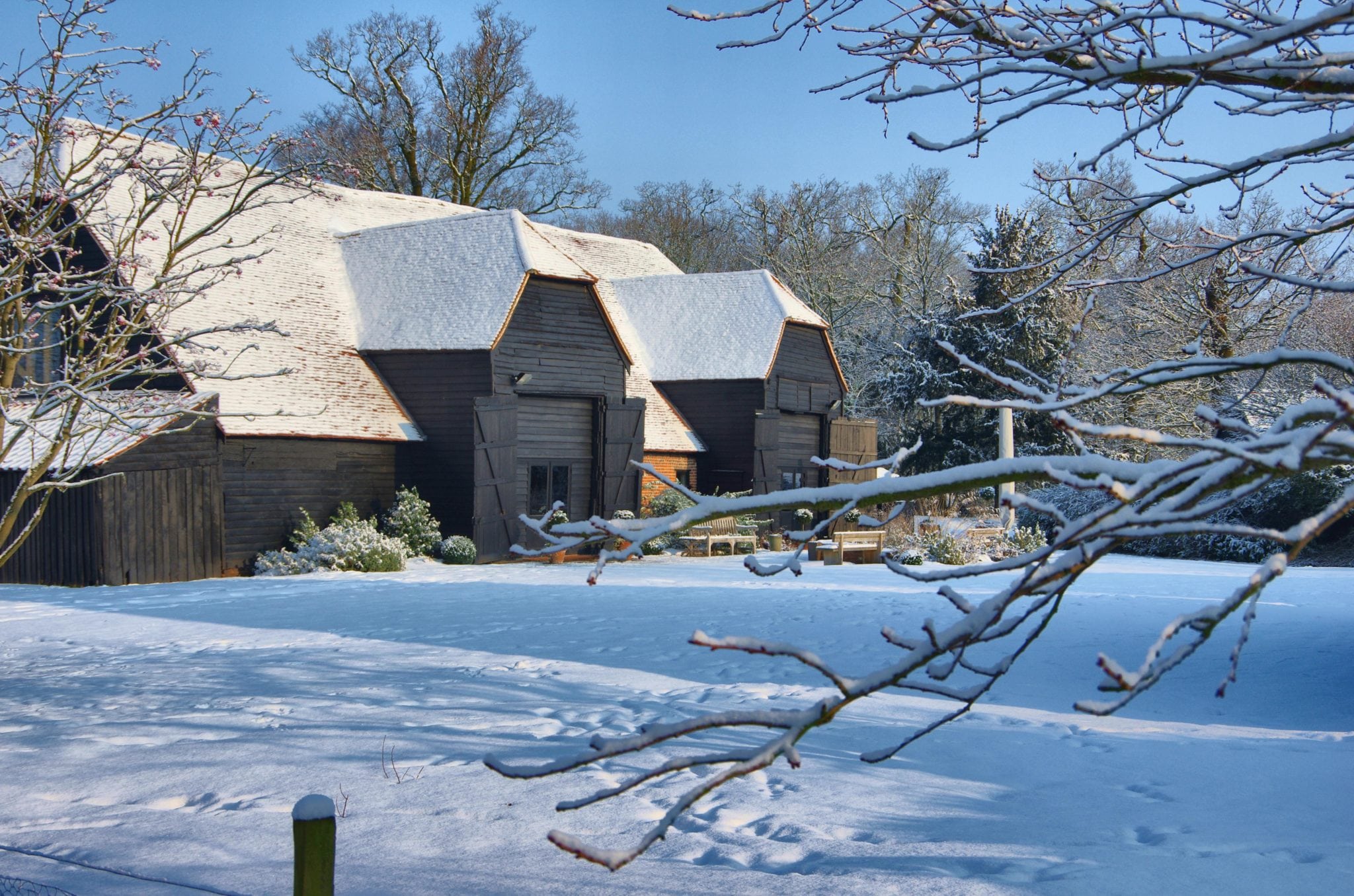 Blake Hall Wedding Cake and Snow… Lots of it!